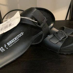 Birkenstock Madrid Black Beach Slides